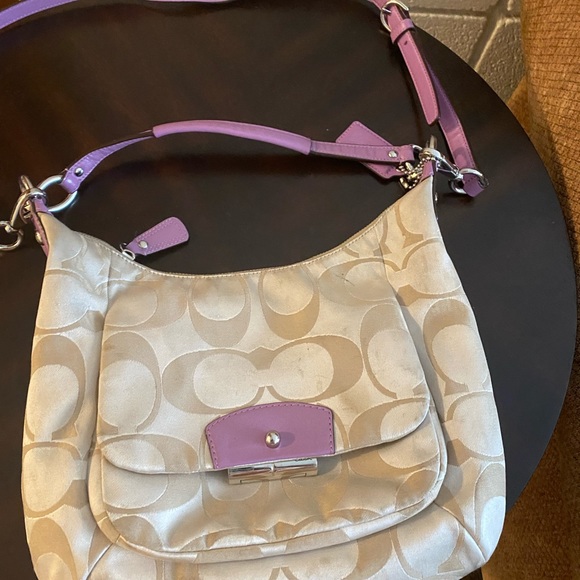 Coach bag off the shoulders worn twice - Picture 2 of 5